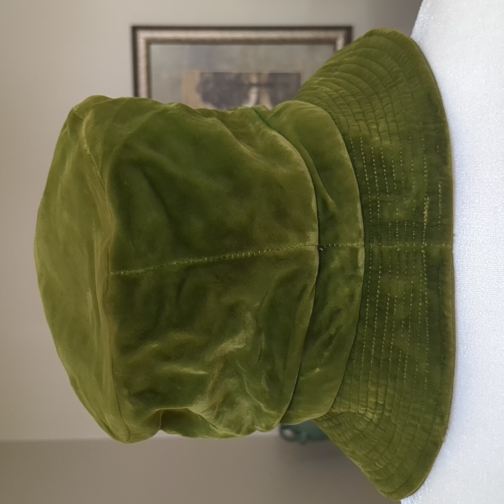 1960s Vintage Green Velvet Bucket Hat Mr. John Classic Paris New York - Picture 3 of 9